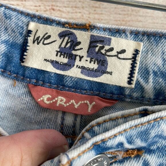 WE THE FREE CURVY JEANS - Picture 5 of 8